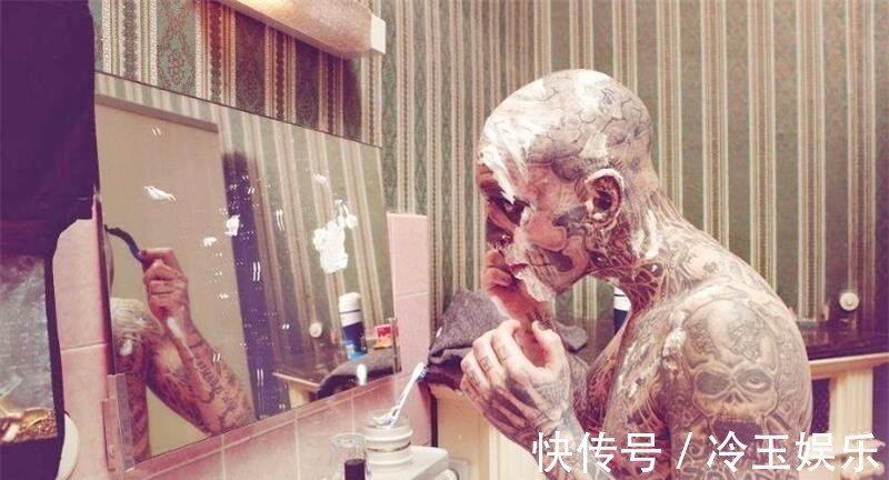 人骨#男子花2亿将“人骨”纹满全身,走红后却离开了人世