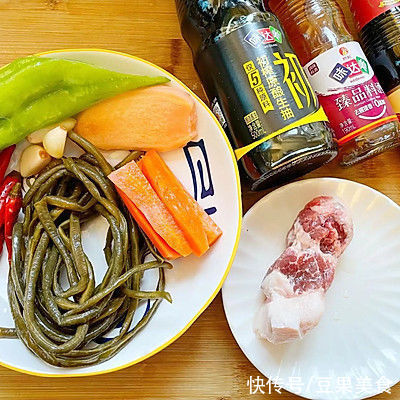 据说这个时候吃酸豆角炒肉,是最好的