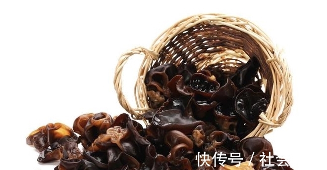 热水|泡发木耳时,用冷水还是热水?教你详细做法,木耳又软又嫩