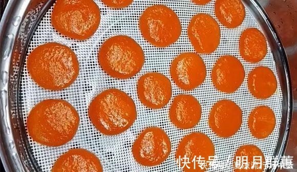 冬季别忘吃它，护目又通便，买来不煎不炸，放锅中一蒸，香软筋道