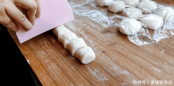 一碗面粉,1斤冬瓜,教你做皮脆馅香的老婆饼,每一口都酥到掉渣