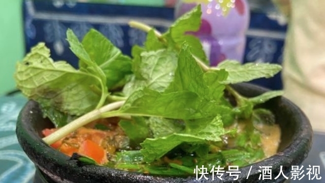 饵丝|外地夫妻在南京开店,只为给儿子陪读,经营7年连续3年被评为5星