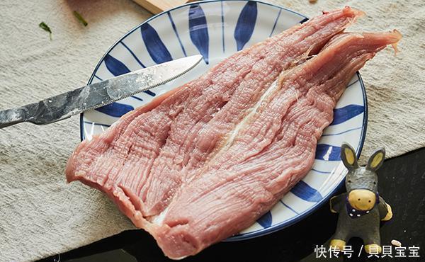 牛奶|骨科医生:50岁后养骨不能只喝牛奶,3种营养该补就得补