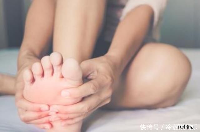 血栓|脚部有这4个症状,可能是血管堵了,学会一招,或能轻松远离血栓
