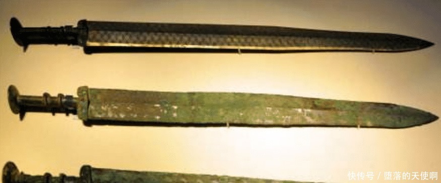 文物专家在街头买下几块断剑,修复后估价2亿人民币!