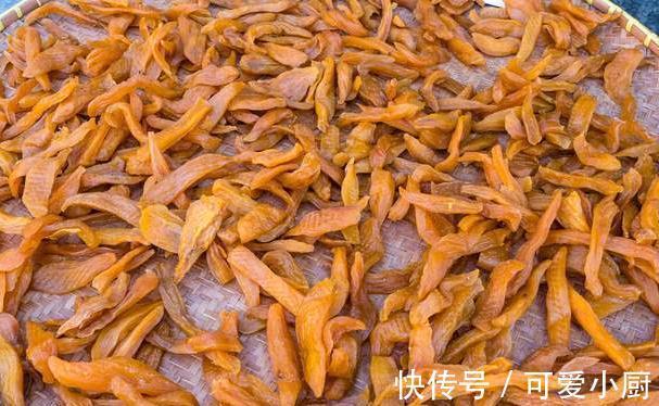 晒红薯干，牢记“三蒸三晒”，红薯干软糯不发硬，比买的还好吃