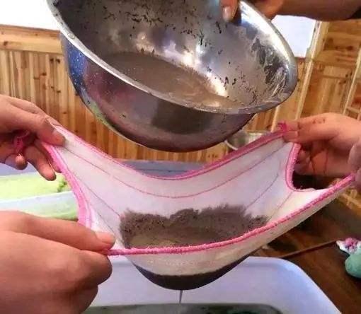 浇花|家里自制养花“肥水”,每半个月给花来一点,浇一浇就长得旺!