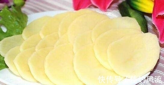 祛斑|48岁阿姨利用厨房里的玩意,每天用来擦脸,3天祛斑美白紧致肌肤