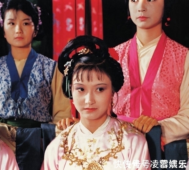 贾府@红楼梦中,迎春的母亲比赵姨娘厉害十倍,那迎春是嫡出还是庶出?