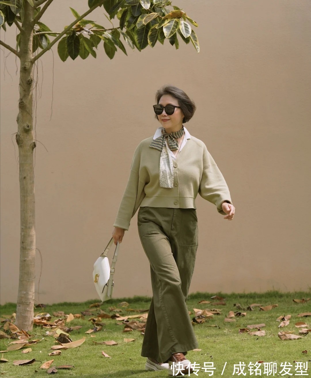 单品|被这些中年妈妈圈粉,每一套穿搭都值得借鉴,时髦高雅又显年轻