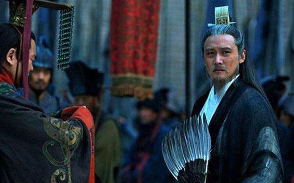 历史|三国连年混战，外族胡人却不敢越雷池半步，你看镇守边关的是谁