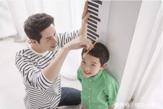 宝宝|“小短腿宝宝”走红,身材比例二八开,宝妈:屁股底下就是脚后跟