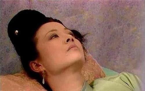 扒灰|秦可卿是自愿与贾珍“扒灰”的听她自己是怎么跟贾珍说的