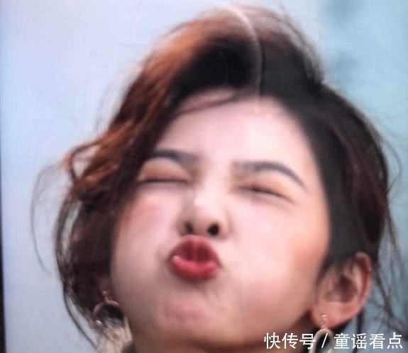 公主切都要烂大街了!章若楠的“港味卷”元气满满,洗完脸就出门