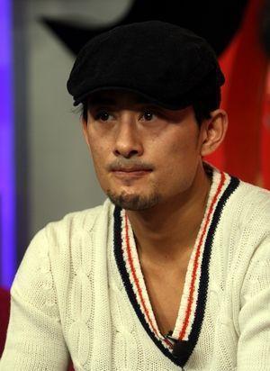 草根 2015年阿宝身份被揭,从年入千万到“软饭男”,称:我只是民间艺人