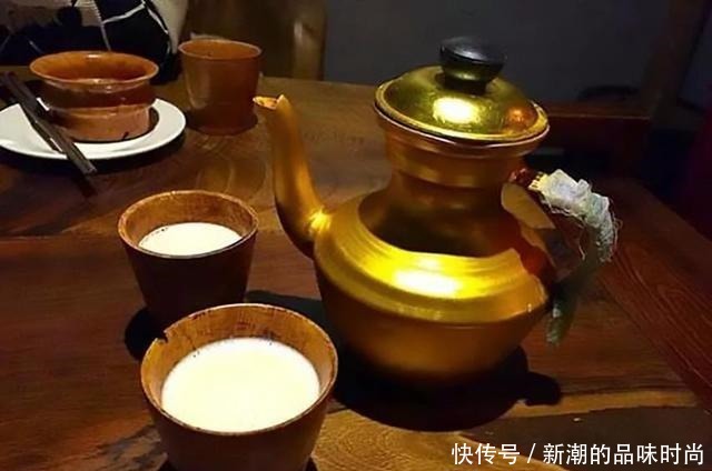 为何蒙古人那么“彪悍”,看完他们的一日三餐明白了,你敢吃吗