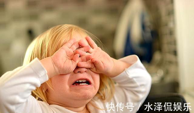 孩子|孩子依赖性太强,三类妈妈做法不同,直接影响娃的人生