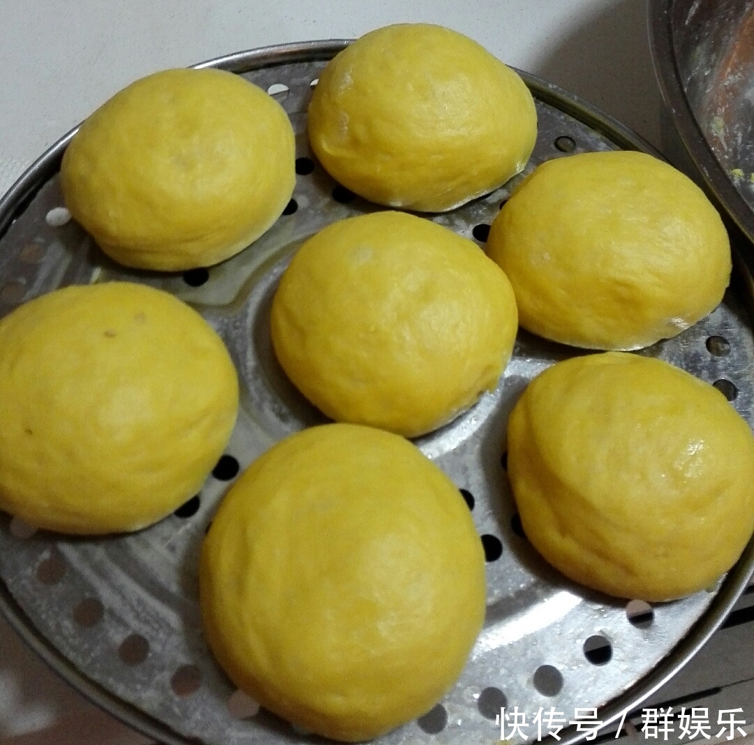 想把馒头做出暄软拉丝的效果,只需要这几步,比面包还好吃