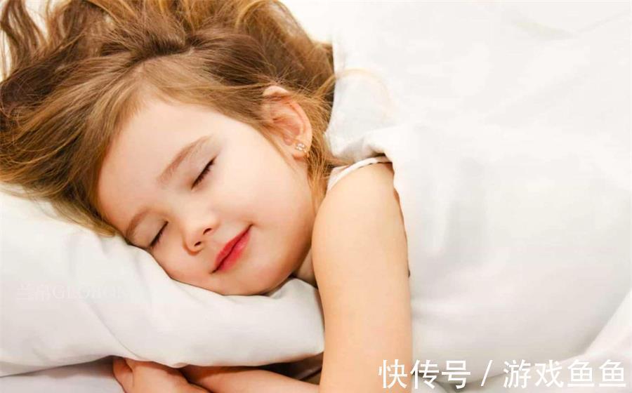 宝宝|宝宝何时用枕头好?读懂这些“信号”很重要,宝妈们不妨看看