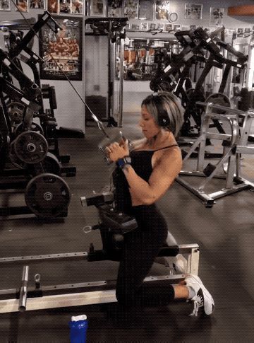 体脂率|背部紧致让你显瘦显年轻,坚持练背,改善不良体态,塑造年轻身姿