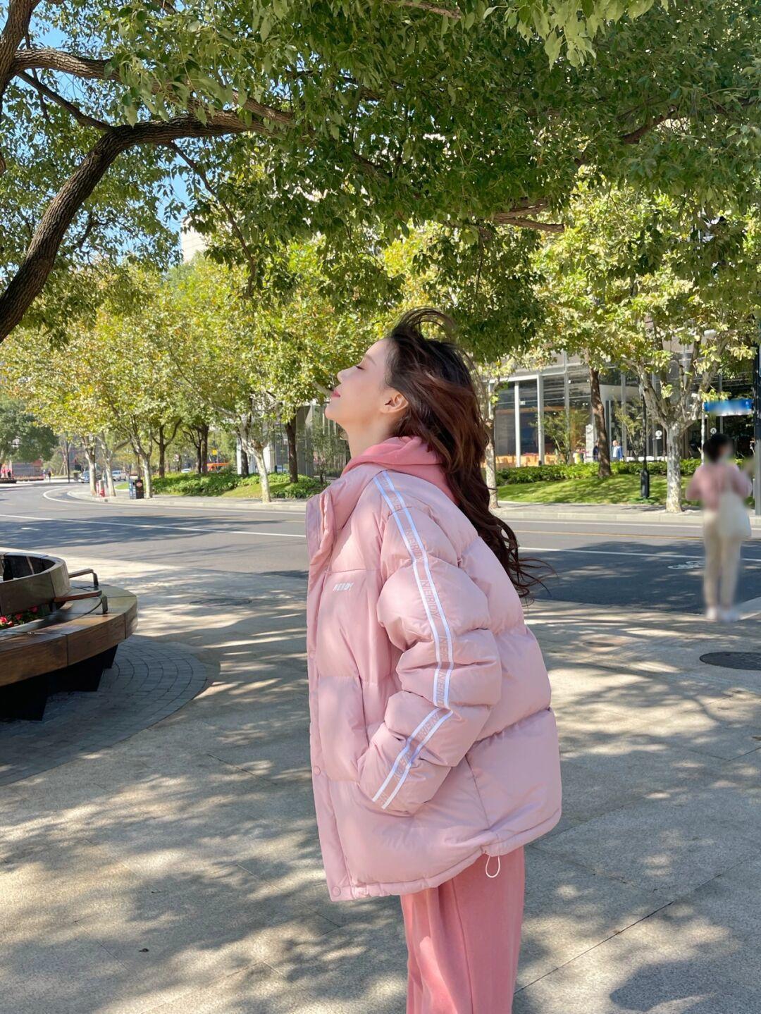 黄黑皮|看过这组羽绒服搭配,才知道冬季要保暖也要优雅,低调高级