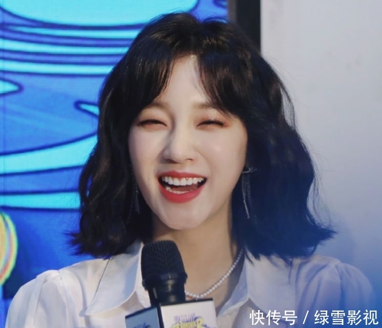 《跑男9》济南路透,跑男团路过人群时,仅一位嘉宾鞠躬太圈粉