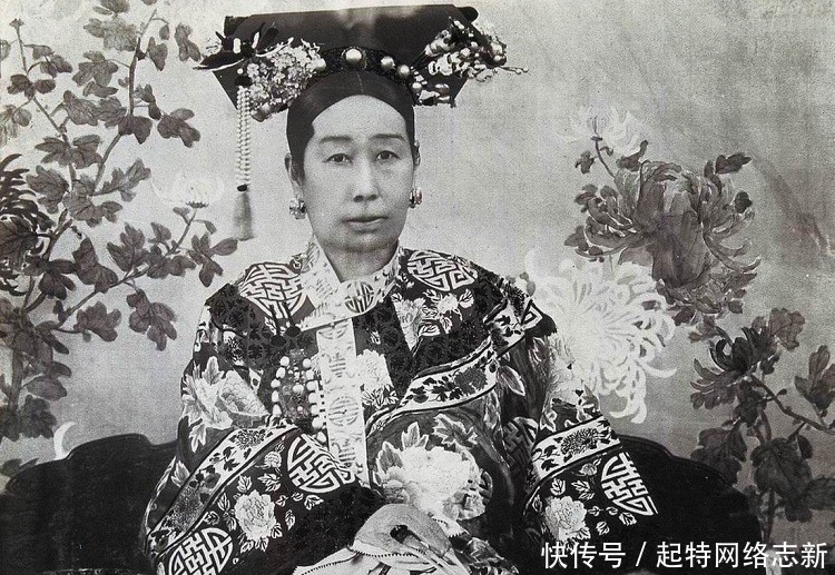 同治|慈安太后给慈禧一封信,慈禧看后脸色大变,差点吓晕过去