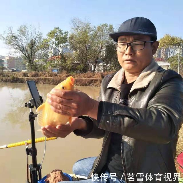 农村怪现象:不喝小酒不打牌,钓鱼的人却越来越多,这是为何?