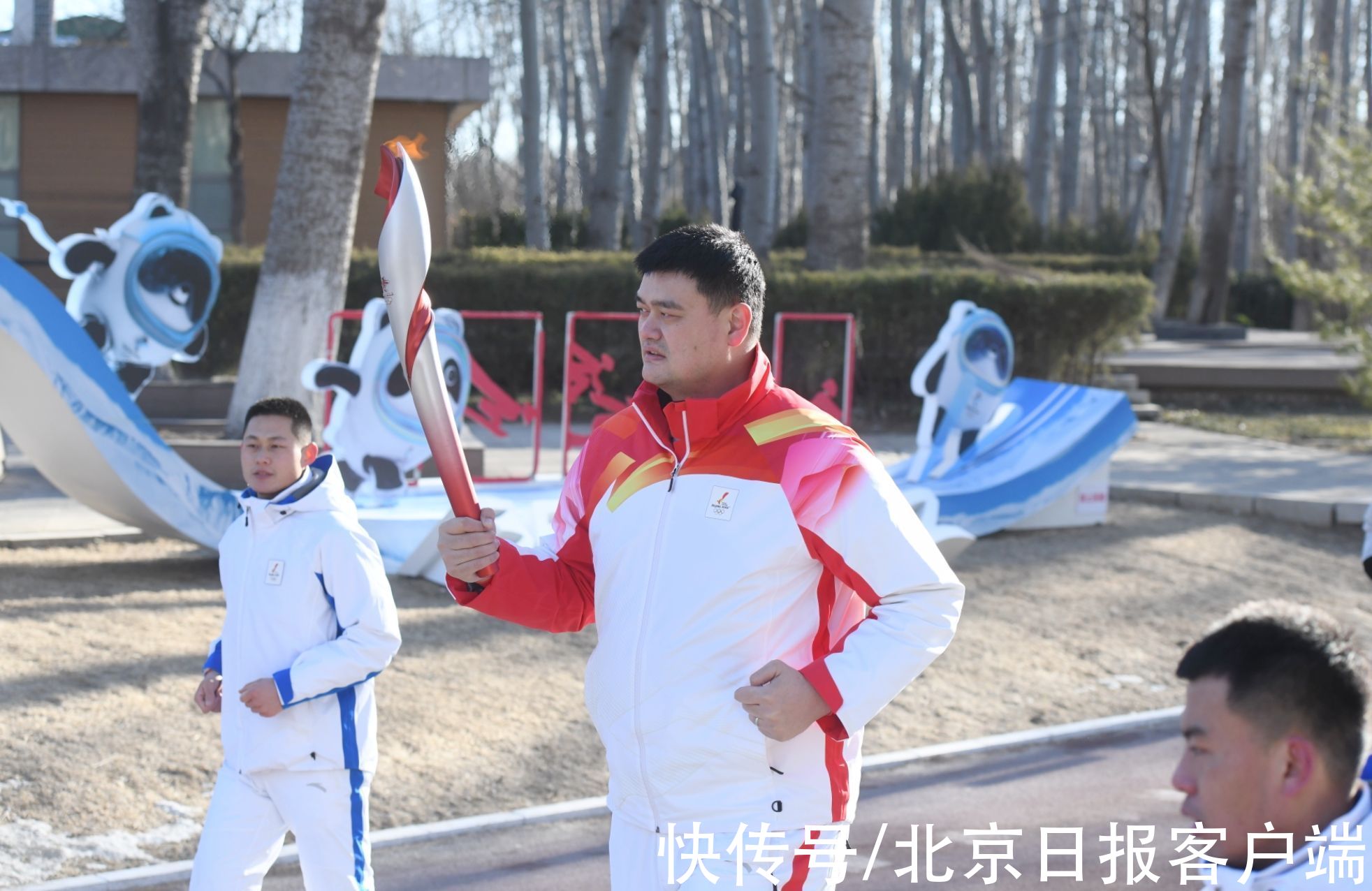 王海欣|冬奥火炬手、中国篮球协会主席姚明：冬天里的一把火，挺温暖的