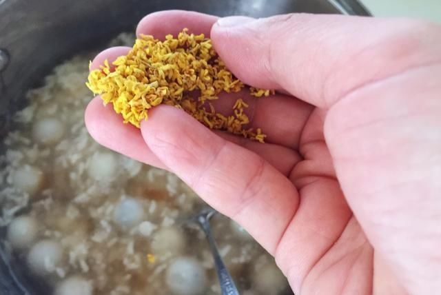 晚上吃它,舒筋活络,大补气血,但是早上不要吃