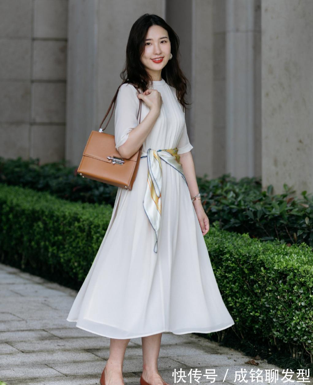 女人|奔四女人的优雅穿搭,清新简约的搭配精致又减龄,显身材更显气质