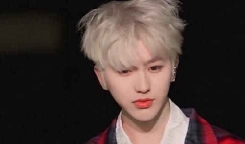 被《青你2》淘汰后,她转头参加央视选秀,和蔡徐坤再续师生缘