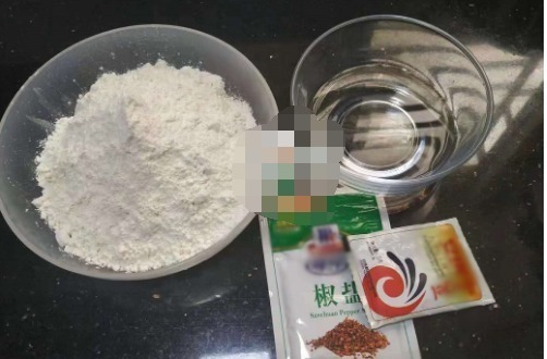 黑芝麻|早餐我做了这道美味，香脆松软，儿子都吃嗨了，三天两头准做一锅