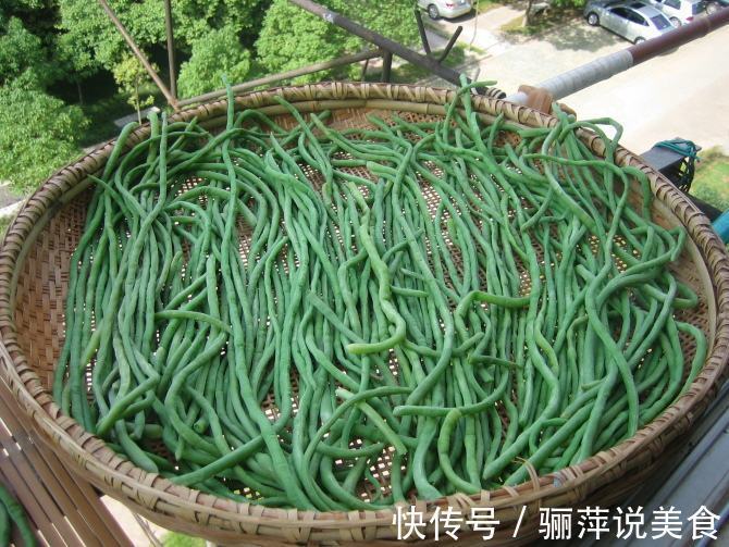 入秋后趁着太阳大,6种豆多晒点,晒好冬天没菜时拿出来炖肉特香