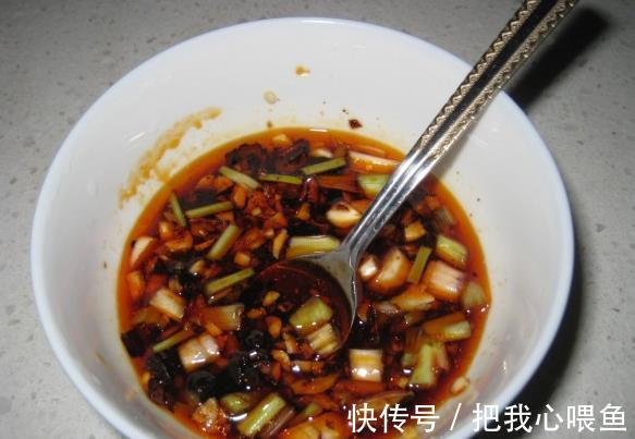 爽脆|凉拌黄瓜有窍门,很多人少加了这味料,难怪黄瓜不够爽脆好吃!