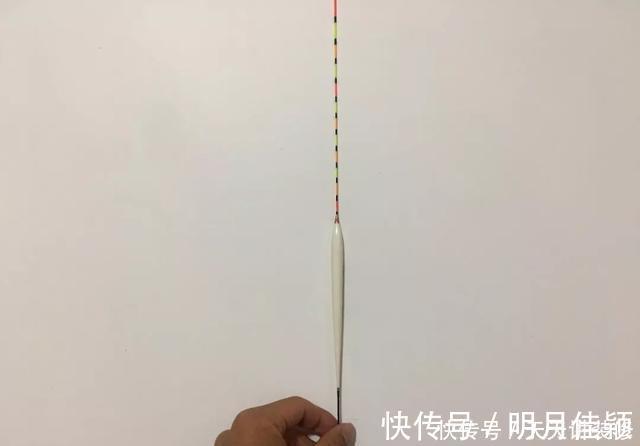 浮漂|挑选浮漂要讲方法,老钓手分享“四步选漂法”,实用又省钱