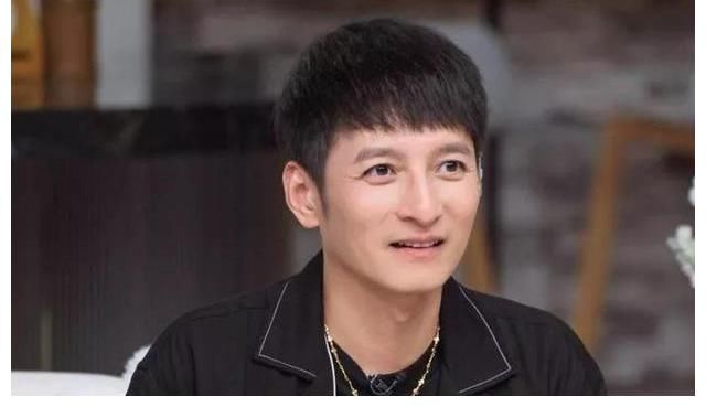 《快本》的時(shí)代已結(jié)束，新節(jié)目已官宣，快樂家族只剩下何炅