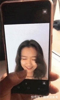 |搞笑GIF:单身久了真可怕 看什么都觉得在看美女
