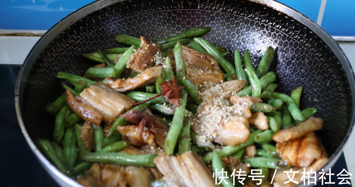 鸡肉|这菜一年到头都能吃到，钙含量是鸡肉的7倍，家家都能吃得起