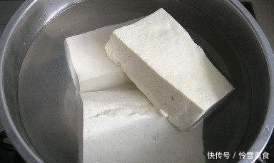 煎豆腐|煎豆腐时,不要直接下油锅,多加这一步,豆腐完整又入味