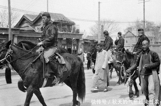 骑马|民国老照片:男子骑马迎娶新娘,第二张的店铺让人吃惊!