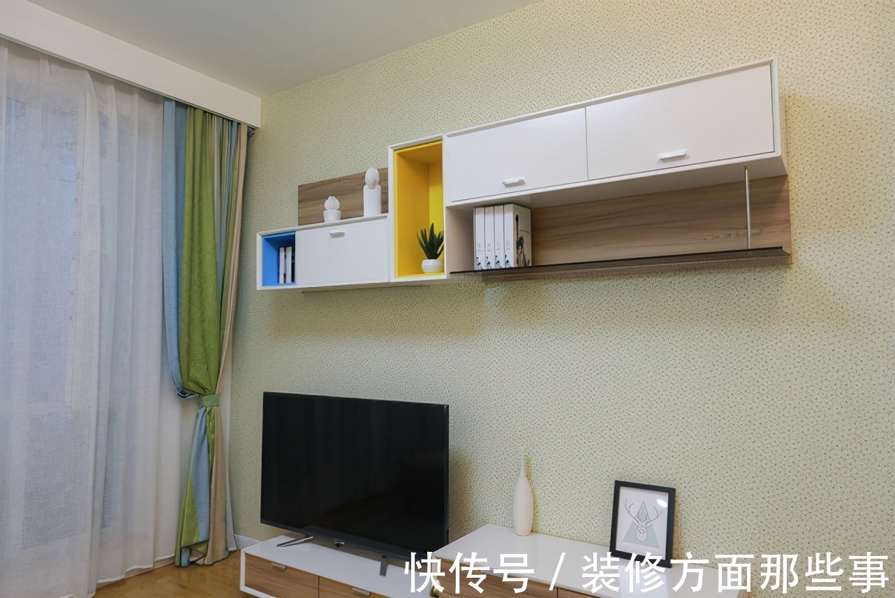 卧室|83平现代欧式二居室,清新的绿色与天然的木色相得益彰