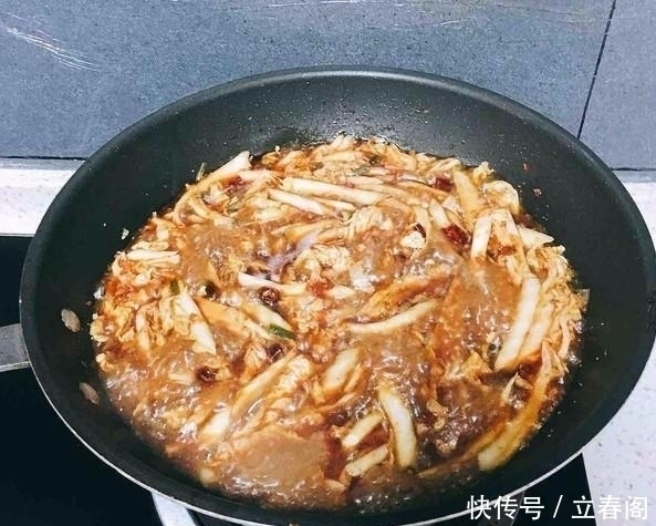 煮牛肉时，直接下锅煮是不对的，牢记两个诀窍，牛肉又软又烂