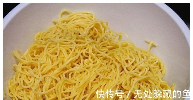 黏连|炒面前为什么要把面条蒸一下！