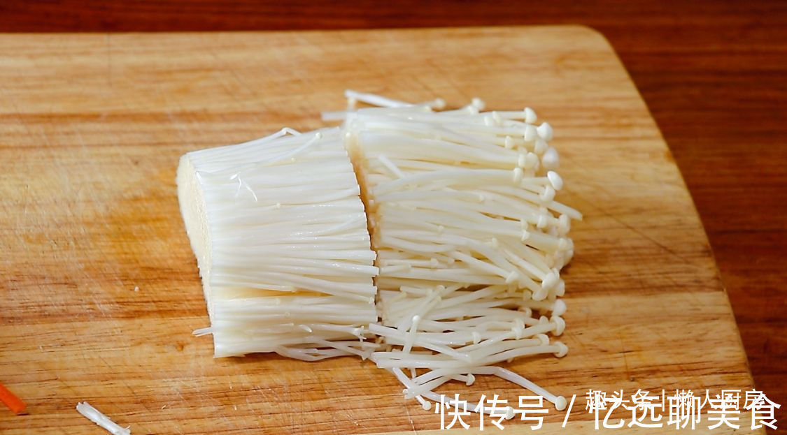 小段|夏天我家就爱这样吃包菜，1.5元一个包菜，人人都吃得起