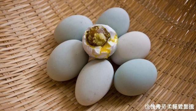 白皮鸡蛋|鹅蛋、鸡蛋、鸭蛋,哪种营养价值最高,对身体健康更有好处