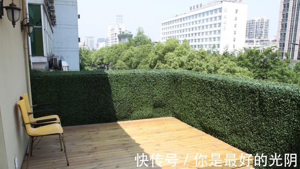 妙招|阳台不让封,业主出妙招装上这种网,保证了安全还不会影响采光!