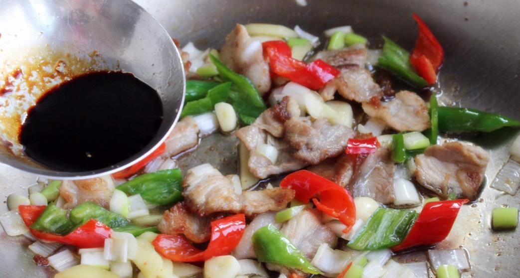 炒土豆丝|炒土豆片，牢记别直接下锅炒，多做一步，土豆片入味还解馋，好吃