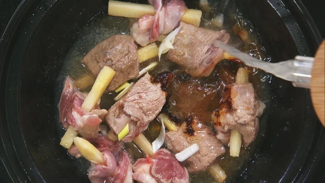  羊肉|「养生厨房」今日菜品——“脱胎换骨”羊肉煲