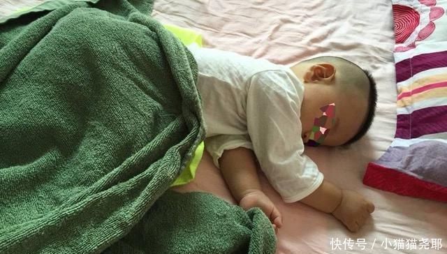 娃盖|孩子总踢被子,背后真实的原因你知道吗别再盲目给娃盖被子了